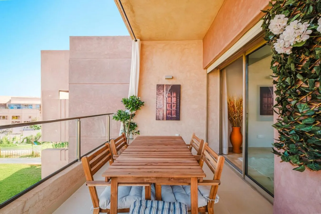 3 Bedroom Apartment With Pool View Prestigia Marrákes